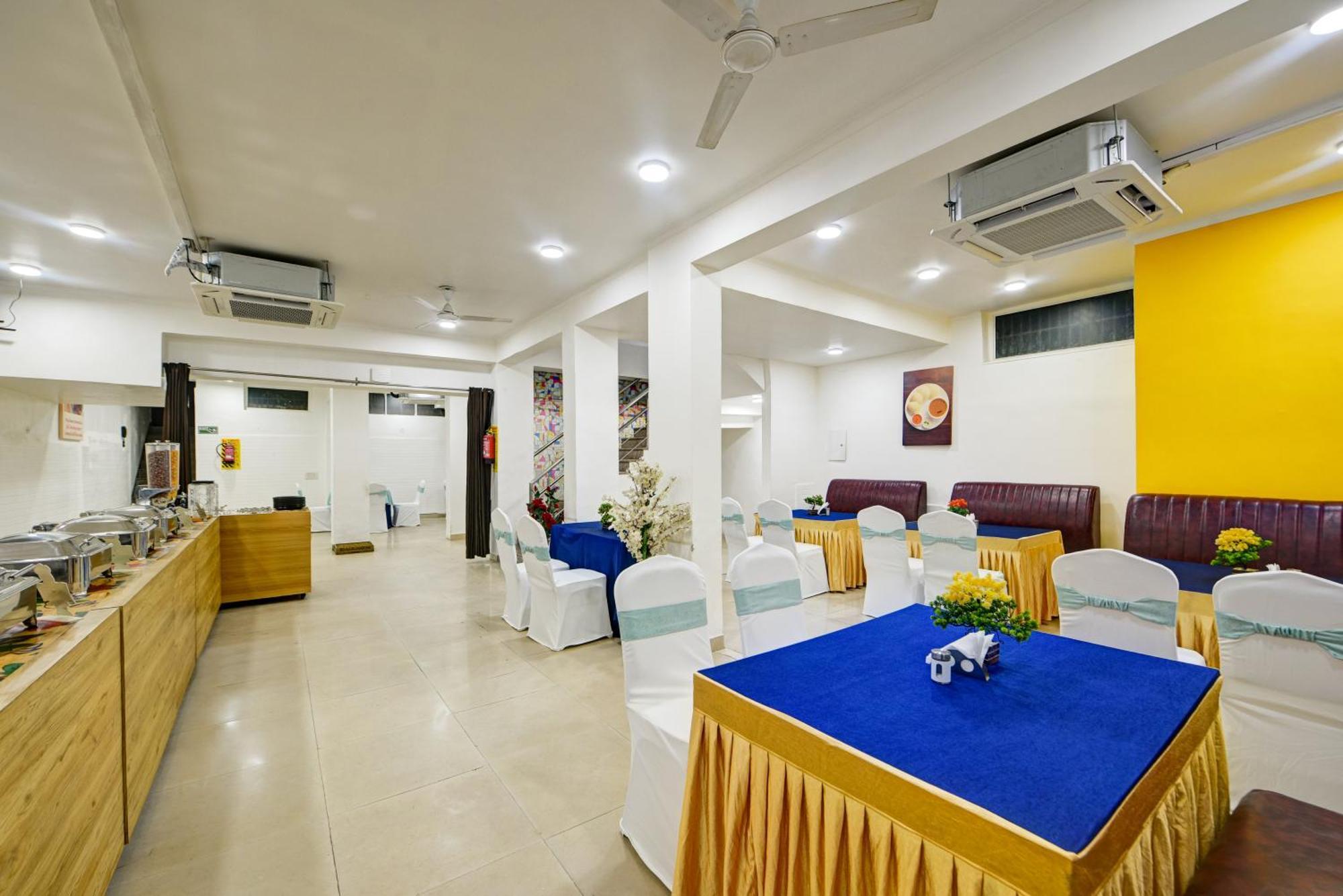 Aamantran Residency Hotel, Sohna Road, Sector 49, Gurugram Gurgaon Exterior photo