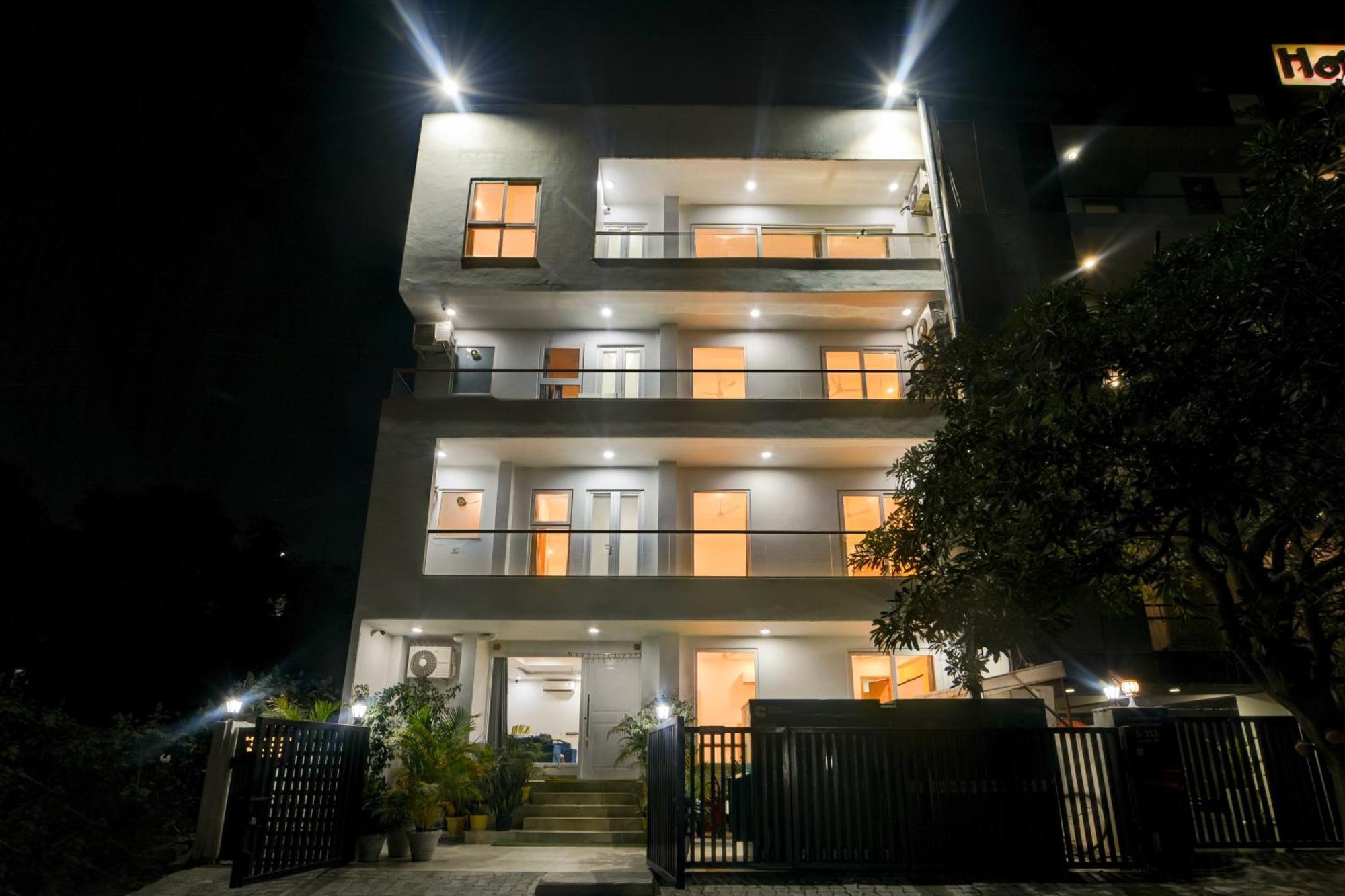 Aamantran Residency Hotel, Sohna Road, Sector 49, Gurugram Gurgaon Exterior photo